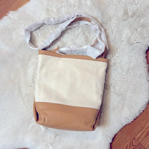 Oslo canvas bucket bag with soft leather trim - Picture 2 of 6